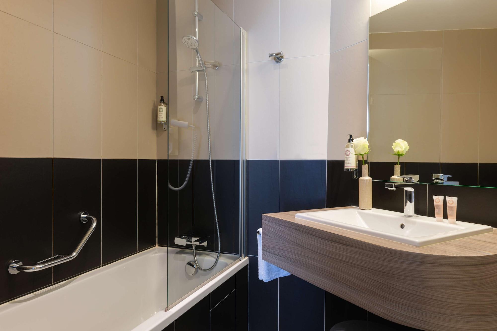 Best Western Paris Porte De Versailles Issy-les-Moulineaux Exterior foto
